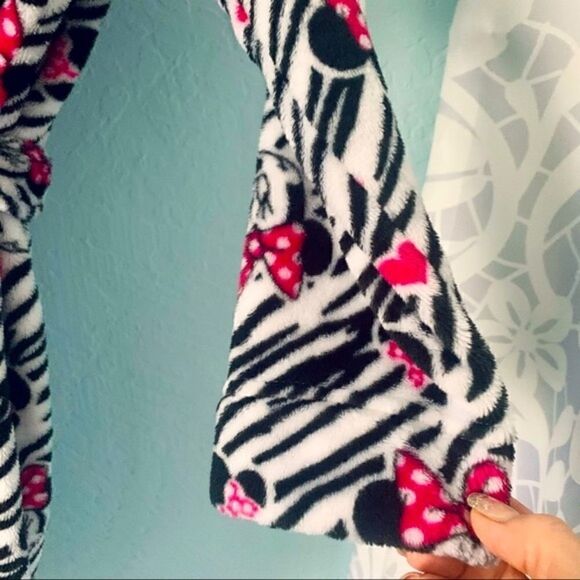 Disney Minnie Mouse Fuzzy Robe Size M/M 7/8 - Picture 7 of 12